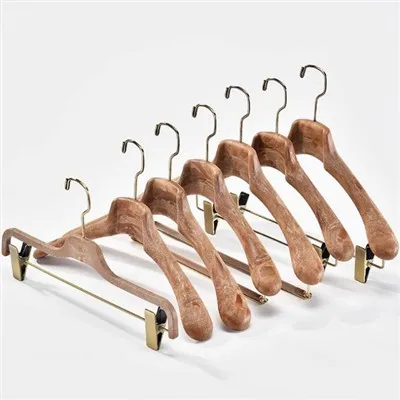 Gantungan Plastik Dengan Kait Logam