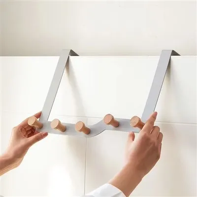 Gantungan Stainless Di Atas Pintu